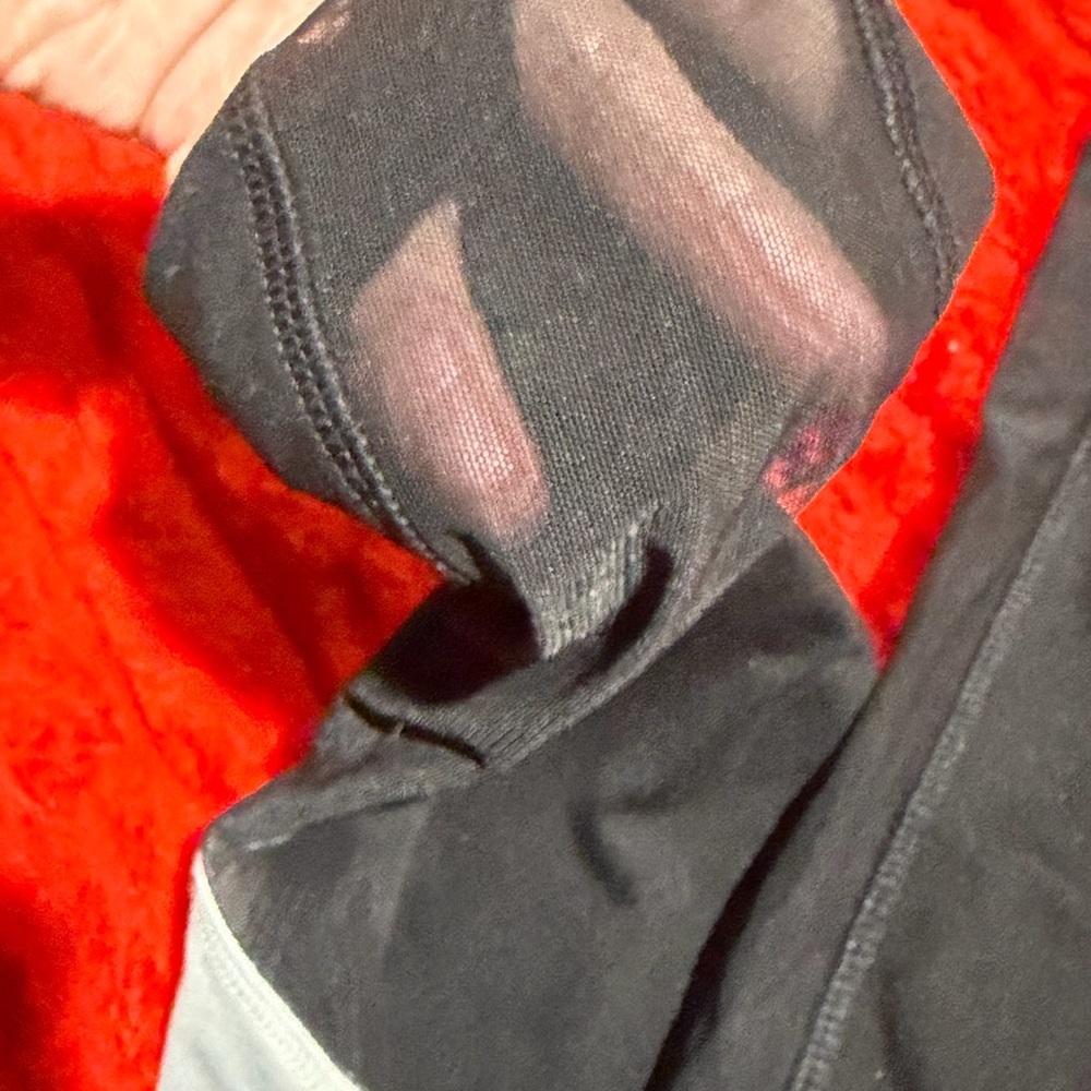 Victoria's Secret PINK Ultimate Yoga Leggings with Mesh and Side Logo Stripe - Picture 3 of 4